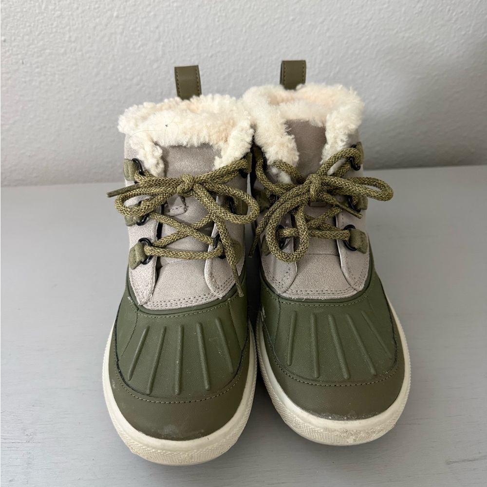 Green and gray Winter Boots